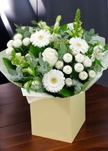 Load image into Gallery viewer, Pure Elegance Bouquet.