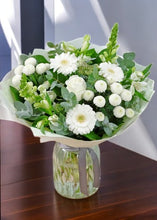 Load image into Gallery viewer, Pure Elegance Bouquet.