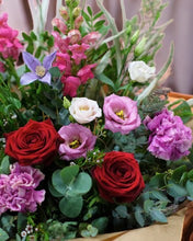 Load image into Gallery viewer, Amour Bouquet.