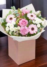 Load image into Gallery viewer, Pink Dreamscape Bouquet.