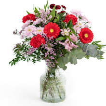 Load image into Gallery viewer, Sweetheart Bouquet.
