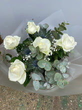 Load image into Gallery viewer, Boxed Hand Tied Bouquet  - ‘Classy’
