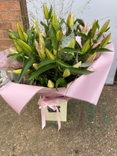 Load image into Gallery viewer, XL Boxed Hand Tied Bouquets - Plenty of Lily